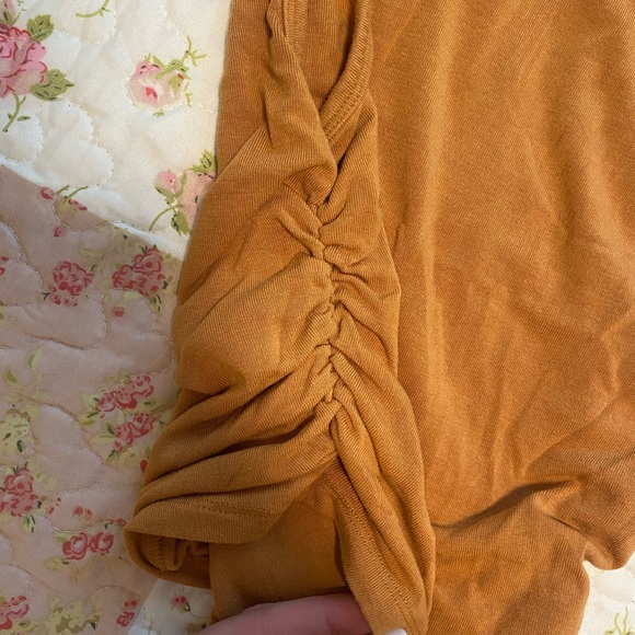 Cider Scrunched Top - Picture 2 of 3